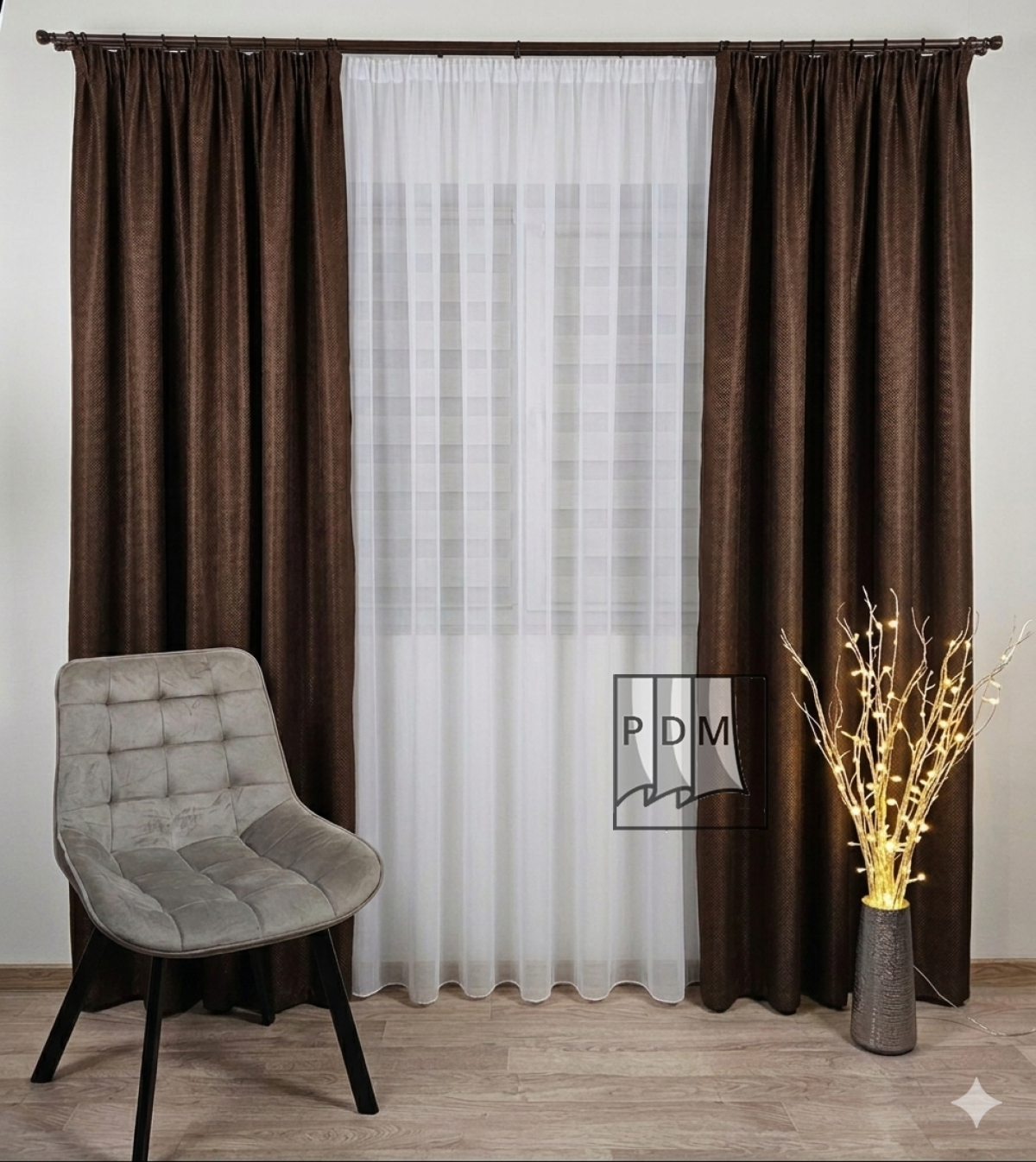 poze Draperie ùni, culoare maro ciocolata