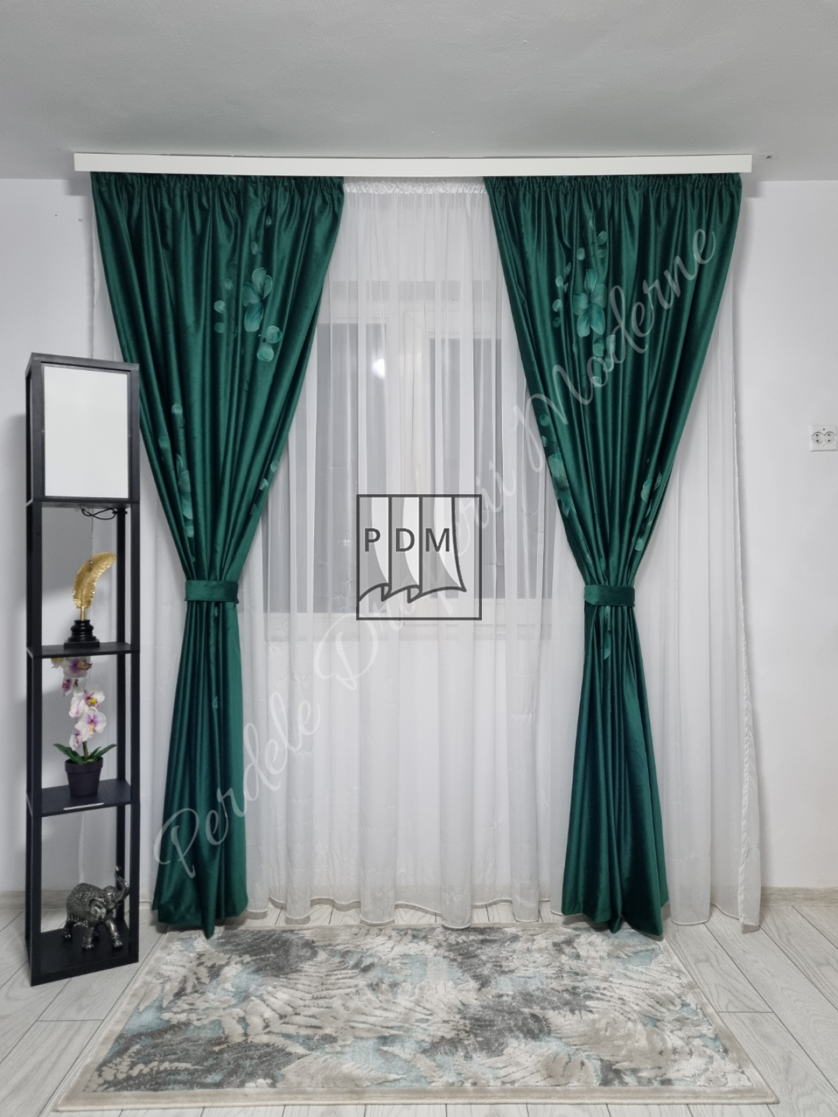 Draperie catifea pictată,verde smarald imagine 3     