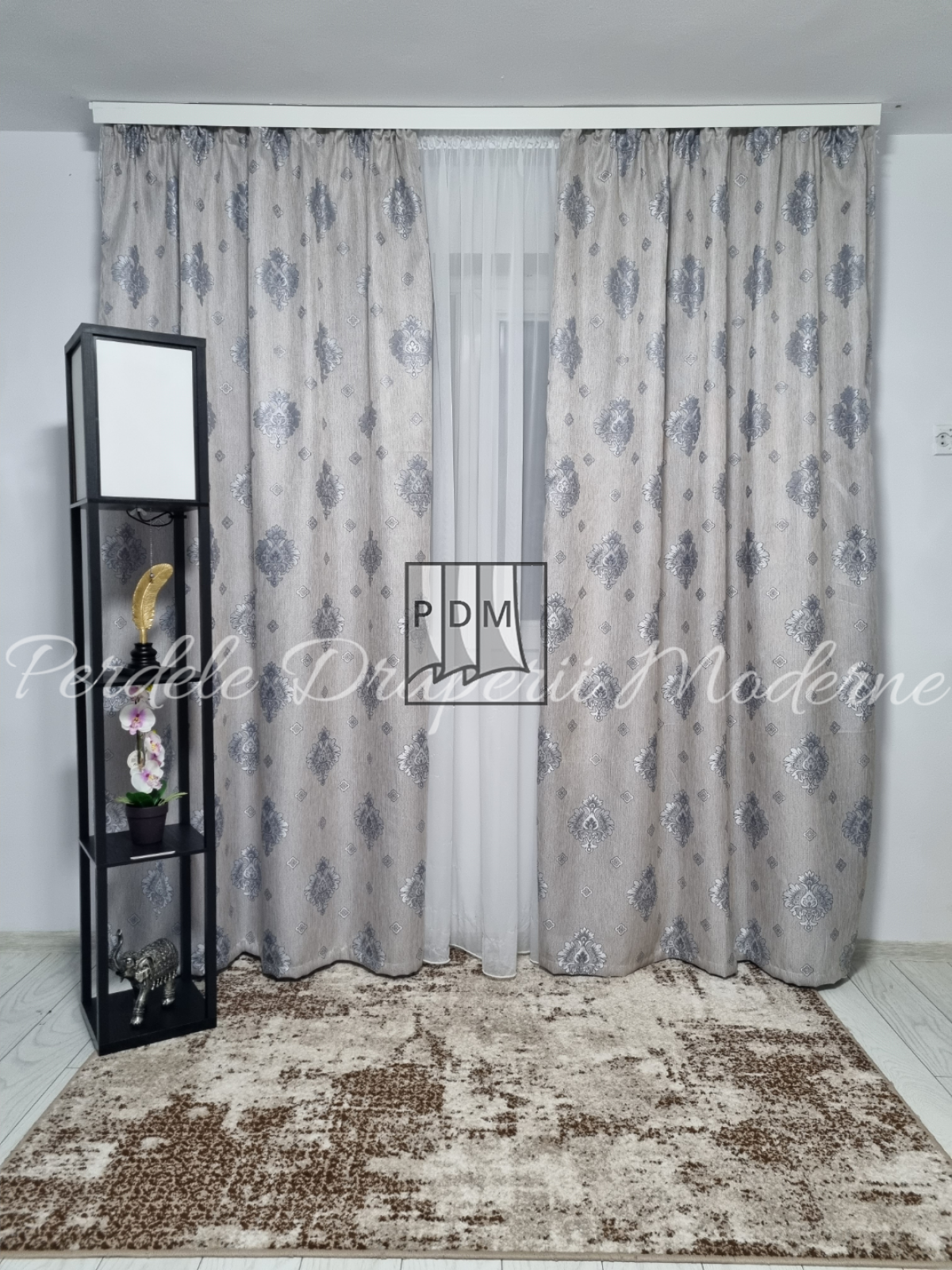 poze Draperie in,bej,baroc gri