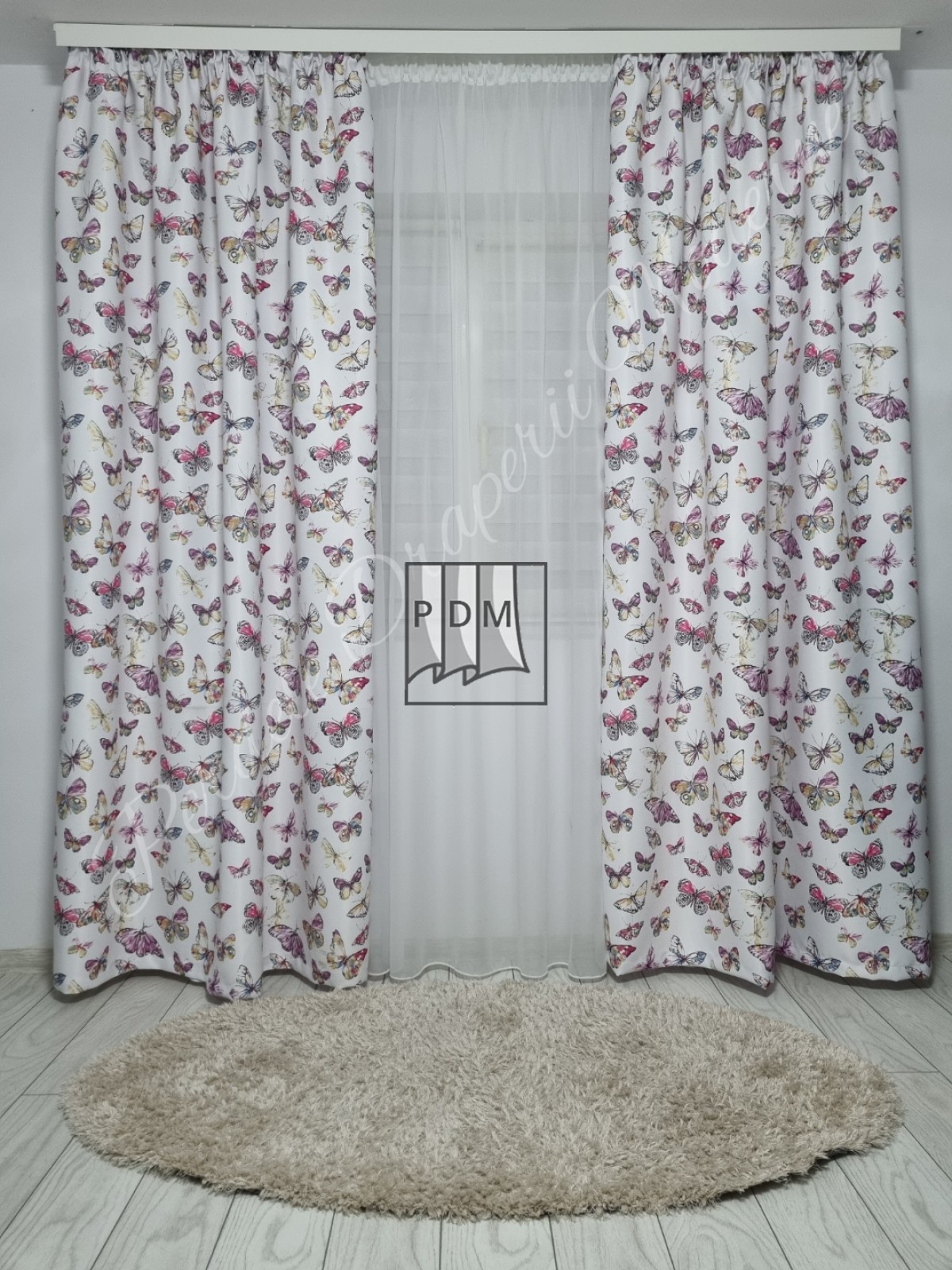 Draperie saten, fluturi roz imagine 1