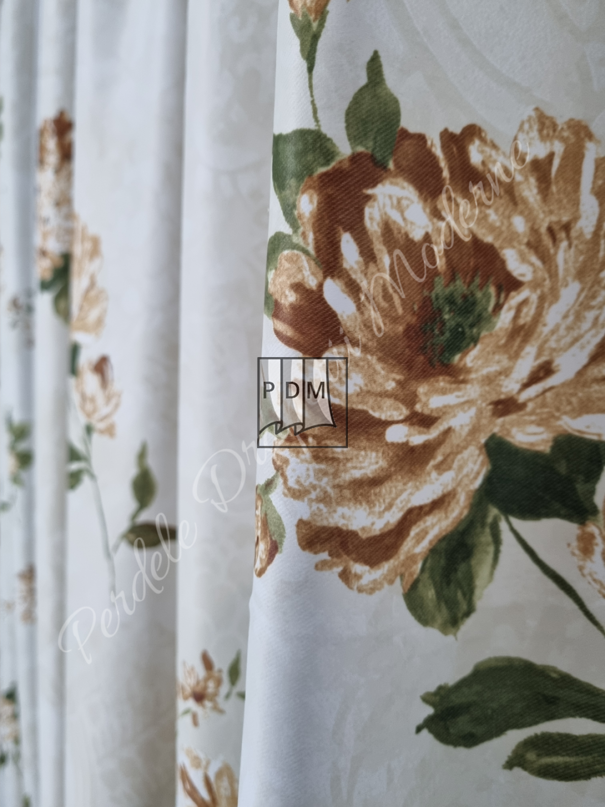 Draperie saten,trandafiri crem imagine 4
