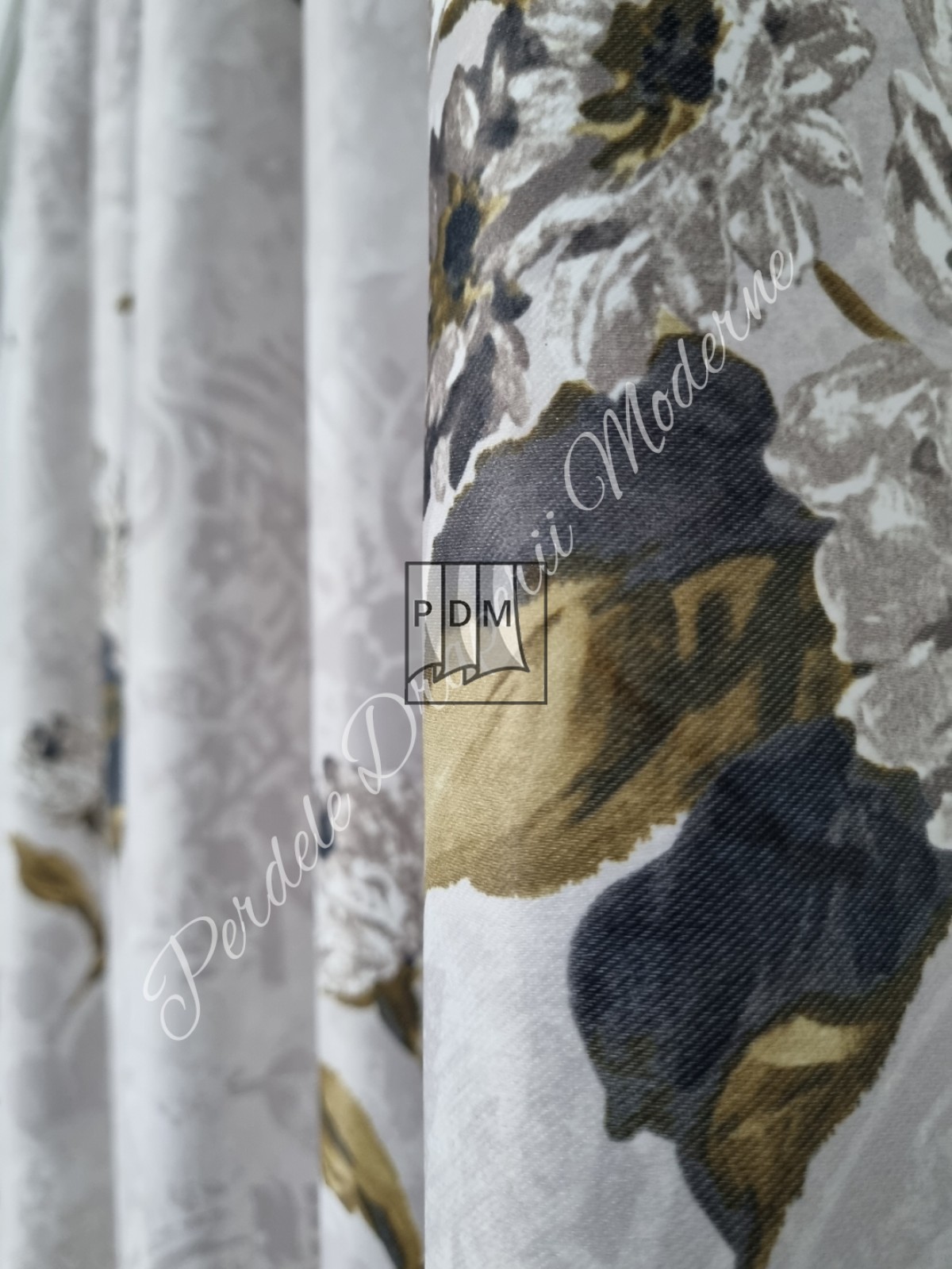 Draperie saten,trandafiri gri imagine 4