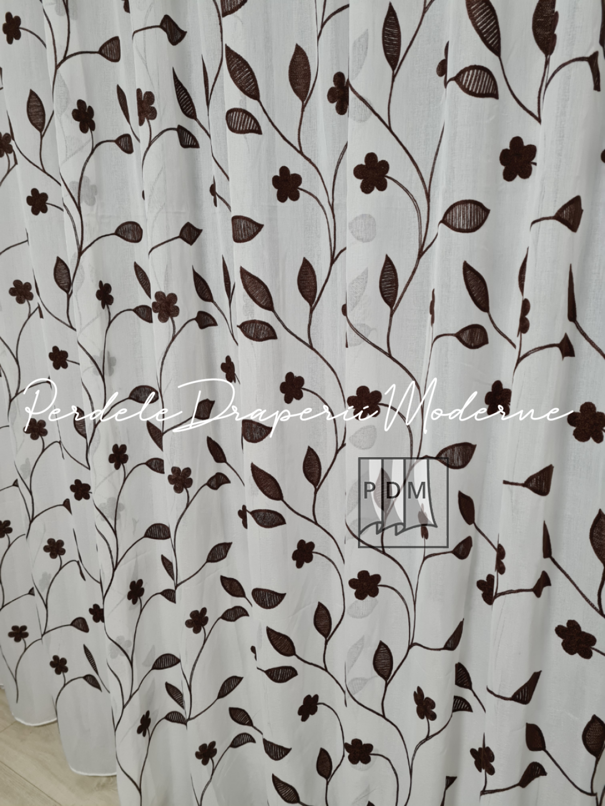 Perdea in brodat, broderie floricele maro imagine 2