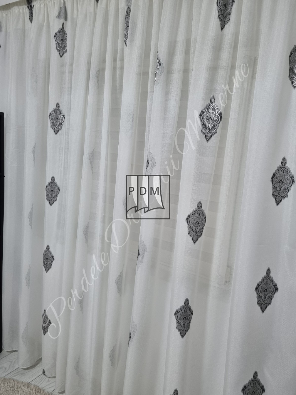 Perdea in cristal,model baroc,gri imagine 2