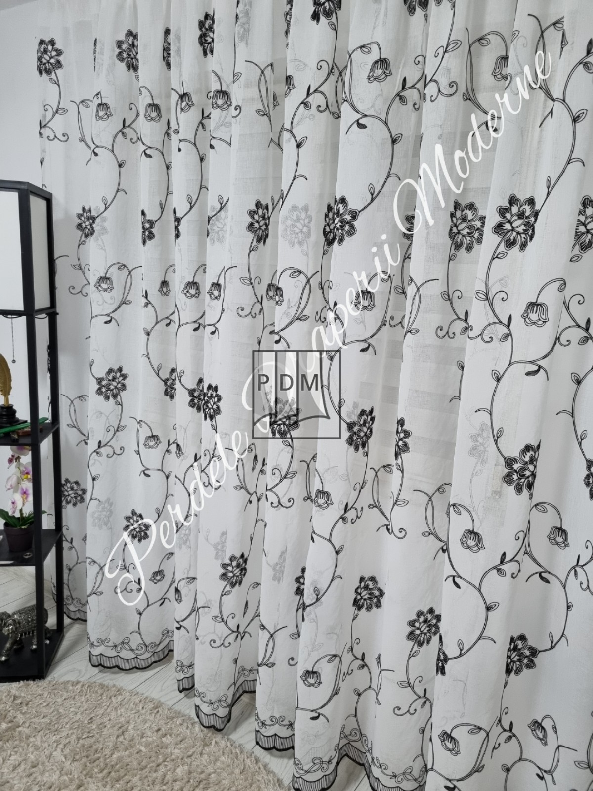 Perdea in,gladiole negre imagine 2