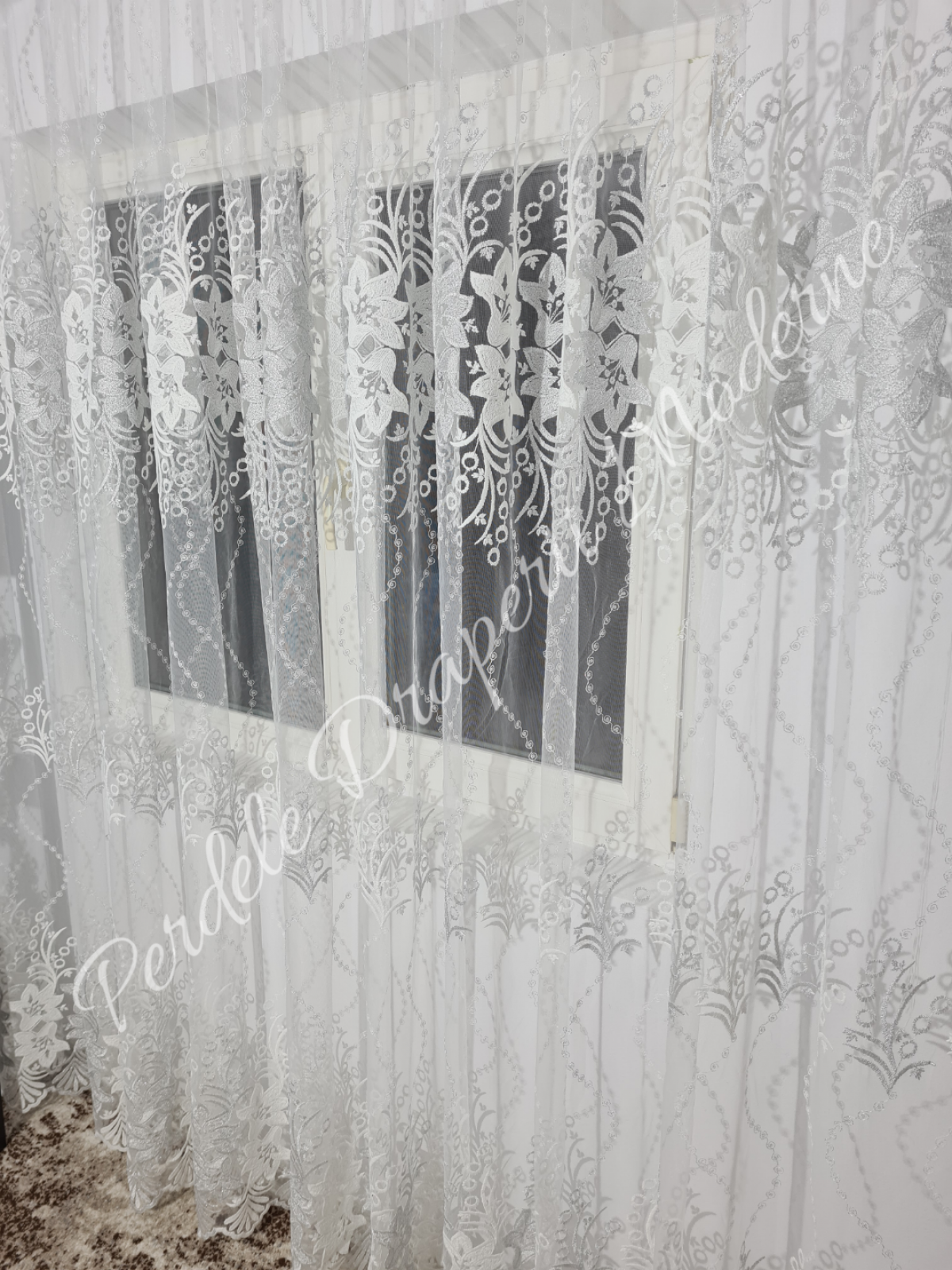 Perdea tulle brodat, flori alb/gri imagine 2